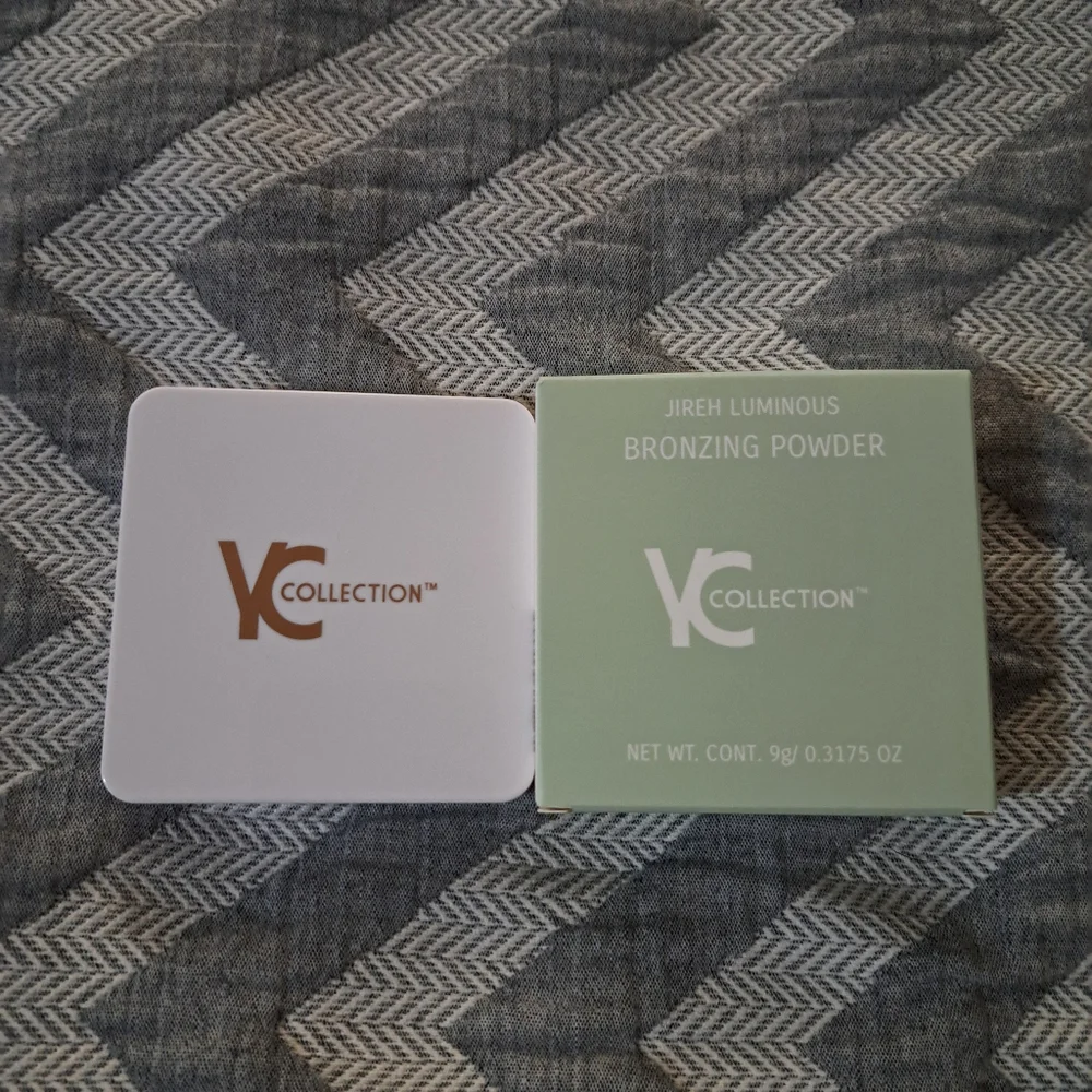 YC Collection Jireh Luminous Bronzing Face Powder in shade Enough
